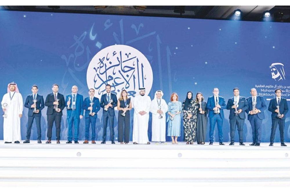  أحمد بن محمد يكرّم الفائزين بجائزة الإعلام العربي في دورتها الـ 22
