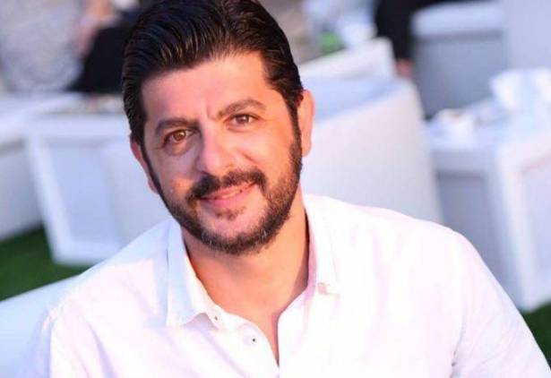 طوني عيسى يعيش قصة حب مع معلّمة من غير ديانته ..  وسيتزوّج قريبًا