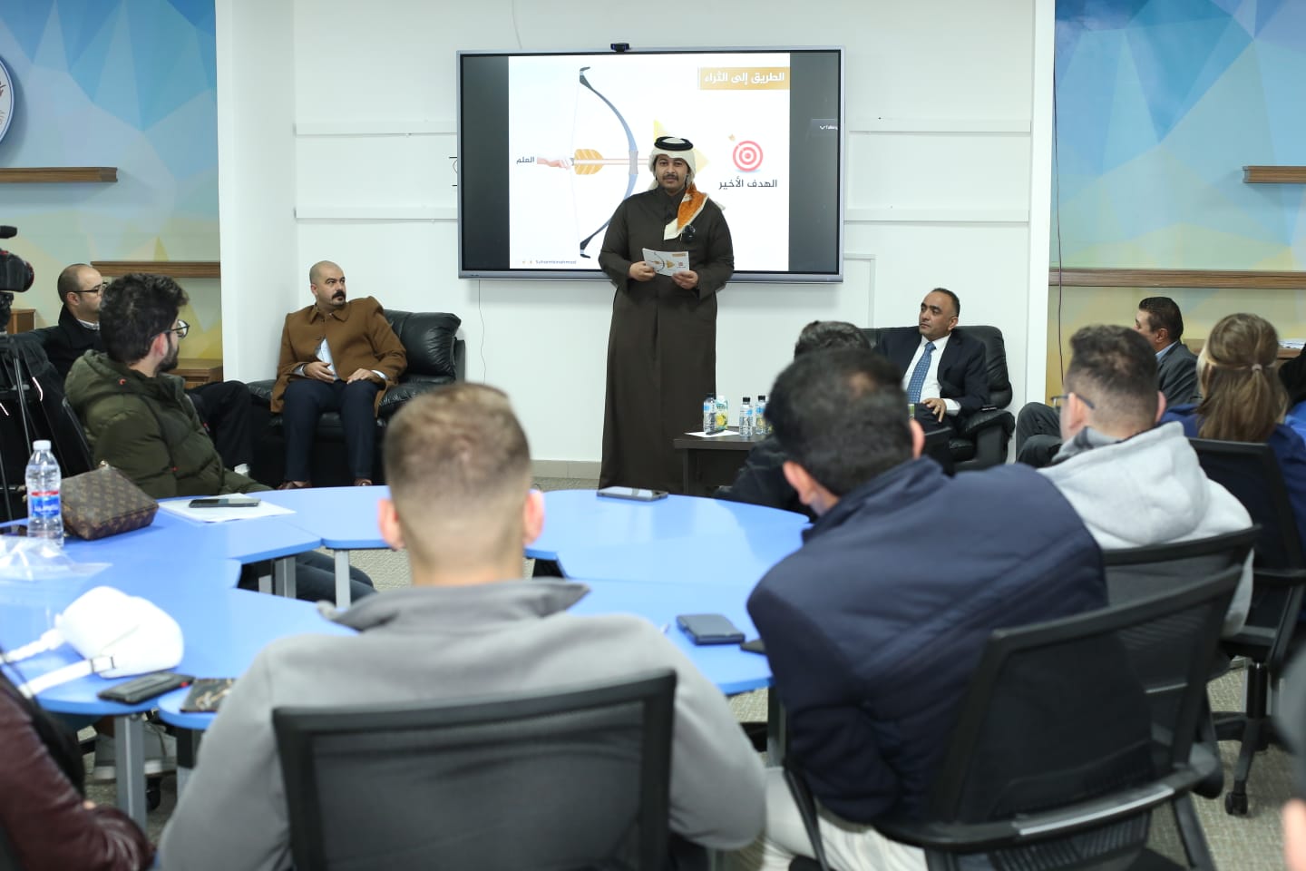 تحت رعاية سعادة الدكتور هيثم عبدالله ابو خديجة كلية الاعمال في جامعة العلوم التطبيقية تستضيف سعادة الشيخ سحيم بن أحمد آل ثاني من دولة قطر الشقيقة