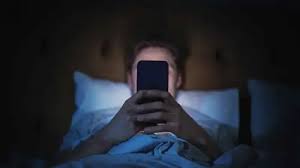 لهذا السبب نشتاق إلى أشخاص تسببوا في إيذائنا 
