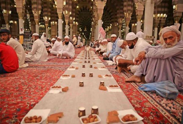 بعد عامين من توقفها  ..  عودة سُفر إفطار الصائمين في المسجد النبوي