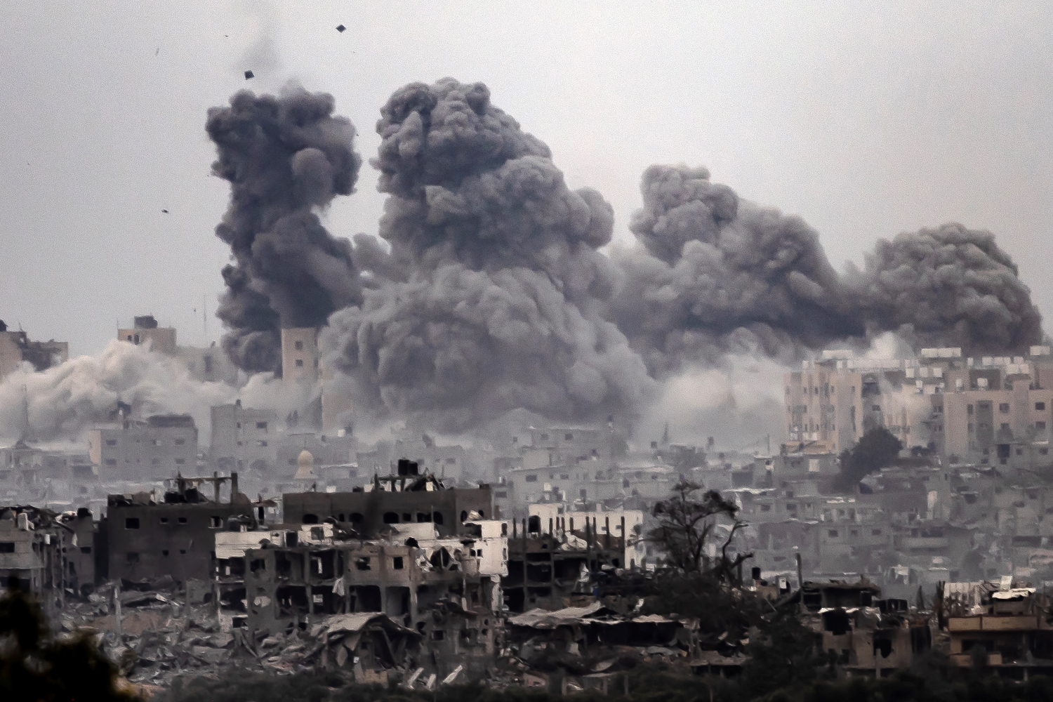 الحرب على غزة تدخل يومها الـ67 وسط اشتباكات عنيفة
