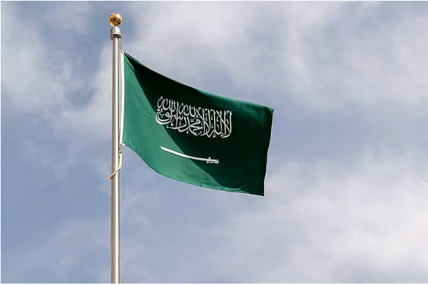 ما محظورات استخدام العلم السعودي في اليوم الوطني؟ ..  محام يوضح
