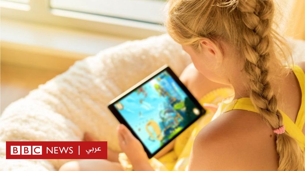 منع الأطفال من استخدام الأجهزة الذكية وقت العشاء ووقت النوم قد يجنبهم أضرارها