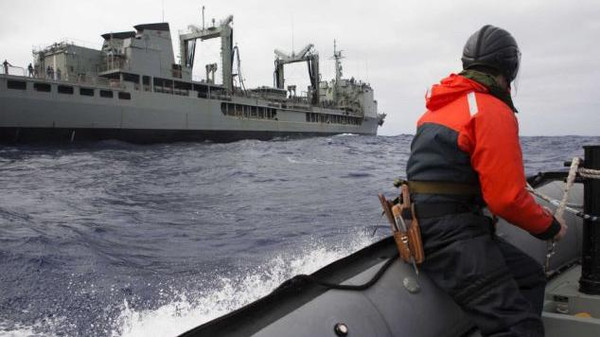 بالصور  ..  الطائرة المفقودة هل  تم تفخيخ الطائرة او  صناديق الشحن؟