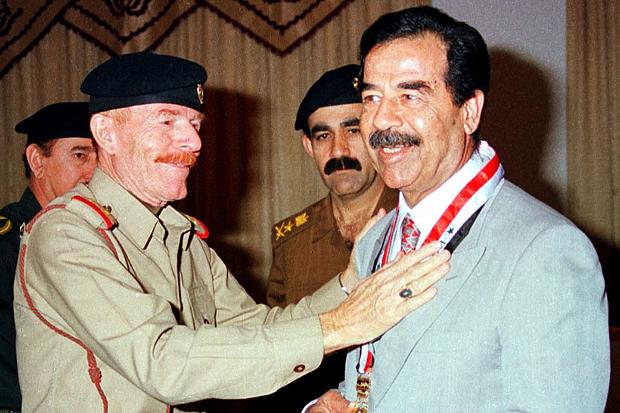 بالفيديو .. عزت الدوري يوجه رسالة إلى أمير الكويت ويعترف بخطأ صدام حسين
