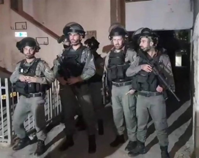 هكذا اعتقلت قوات الاحتلال محافظ القدس وشباناً معه