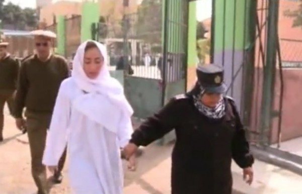 بالفيديو .. ريهام سعيد تنهار بعد رفض المحكمة اخلاء سبيلها