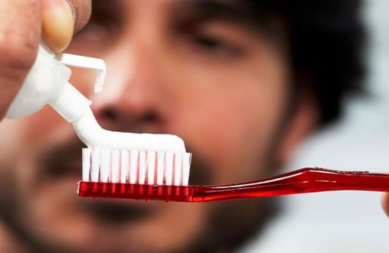 تعرف على 10 عادات خاطئة قد تدمر أسنانك