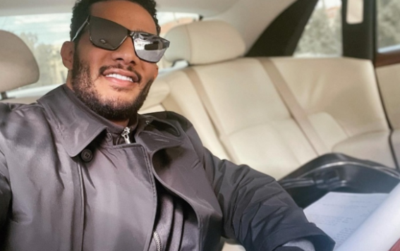 بالصورة .. محمد رمضان يدخل حفل العقبة بمركبة فارهة