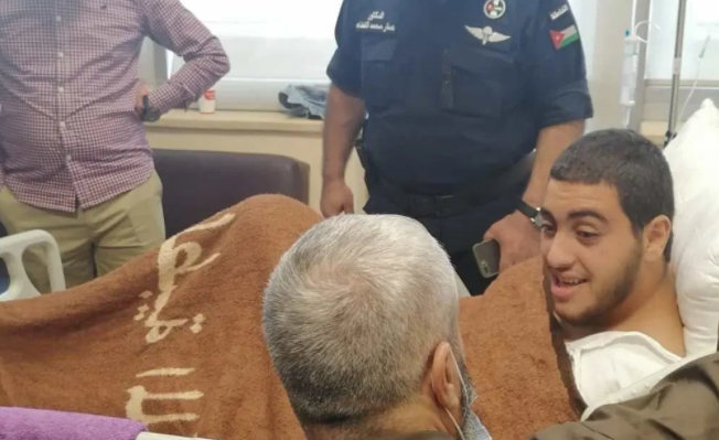 متهم في قضية "صالح" يملأ كأساً من دمه و يغسل به وجهه و يقول: "لسه ما خلصنا ثار  ..  هاي تنكيشة أسنان"  ..  تفاصيل