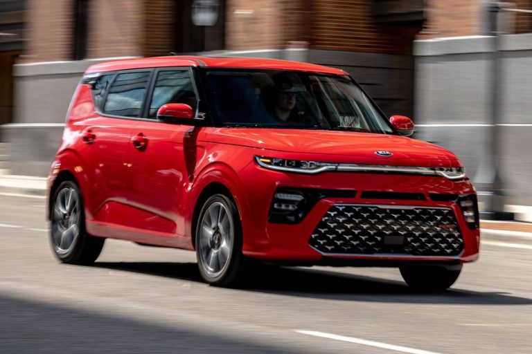 كيا سول 2022 حصلت على تحديثات و تفقد ناقل الحركة اليدوي