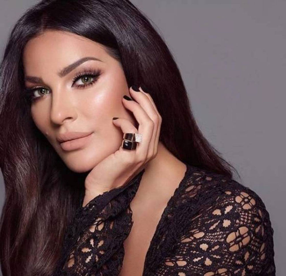 بالفيديو  ..  جوفاني نجل نادين نسيب نجيم يخطف الأنظار ..  هل يشبهها؟