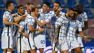 إنتر ميلان يقتنص فوزا ثمينا من كروتوني ويقترب بقوة من تحقيق لقب الدوري الإيطالي