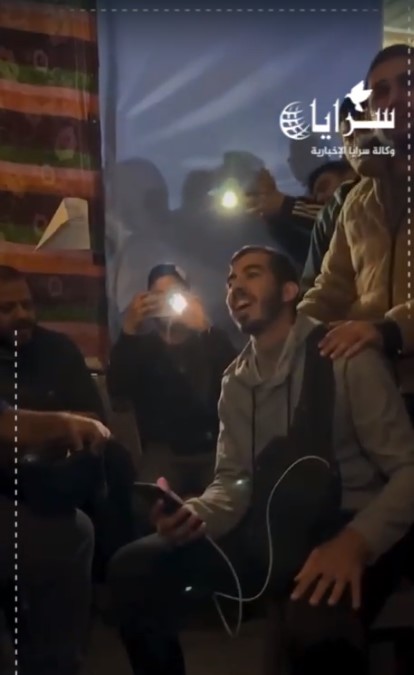 بالفيديو ..  صحفيو غزة يبثون الأمل من داخل خيمة الصحفيين رغم القصف والحصار
