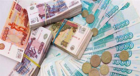 الروبل الروسي يهبط لمستويات قياسية