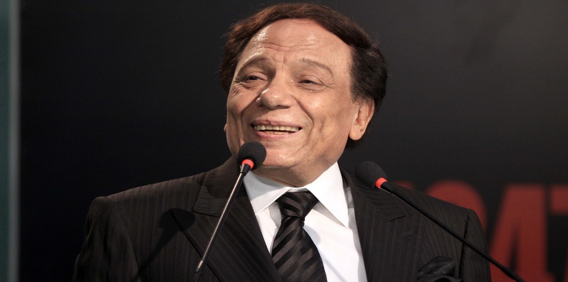 رفض تكريم “القاهرة” السينمائي 3 مرات ..  لماذا قبل عادل إمام جائزة “الجونة”؟