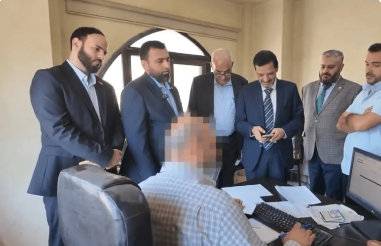 بالفيديو : ما قصة (رواتب الموتى) في سورية ؟