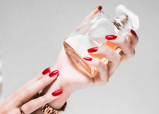 حيلة رائعة تجل العطر يدوم لفترة أطول
