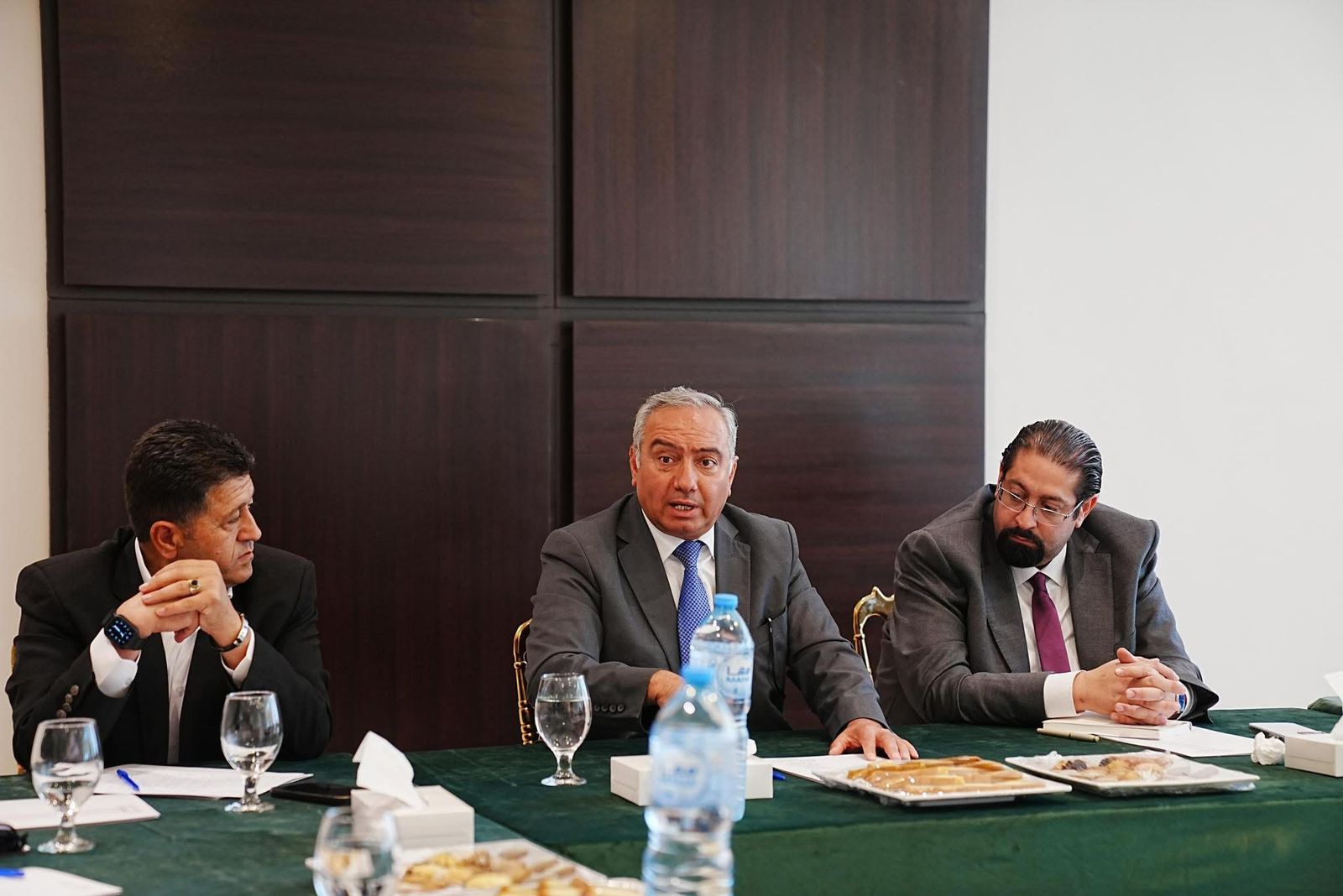 إقليم البترا وعدد من مكاتب السياحة الوافدة يناقشون تطوير المنتجات السياحية وتعزيز التسويق للبترا