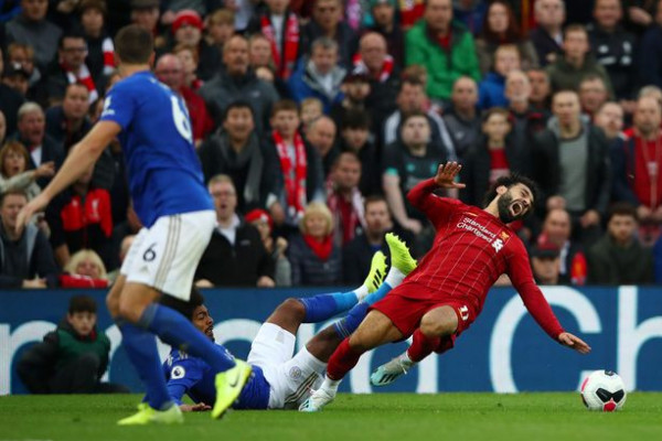 بشرى لجماهير ليفربول .. صحيفة تكشف مدة غياب محمد صلاح بسبب الإصابة   