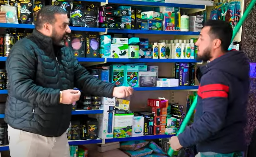 الكاميرا الخفيه: كيف السمكة بتشرب مي 