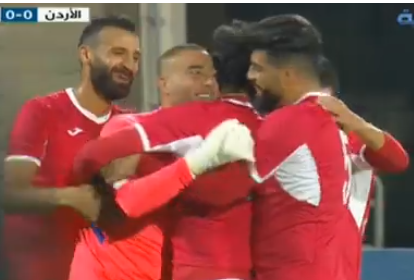 بالفيديو ..  شاهد شفيع يسجل هدفا خرافيا بمرمى الهند