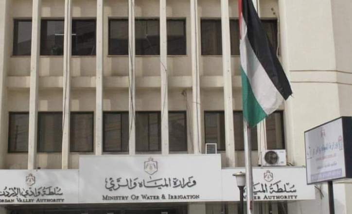ضبط اعتداءات كبيرة على خط مياه ناقل في جنوب عمان و سرقة "950" ألف متر مكعب