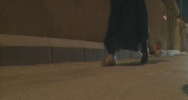 فيديو لفتاة تروي قصة هروبها من منزل أسرتها