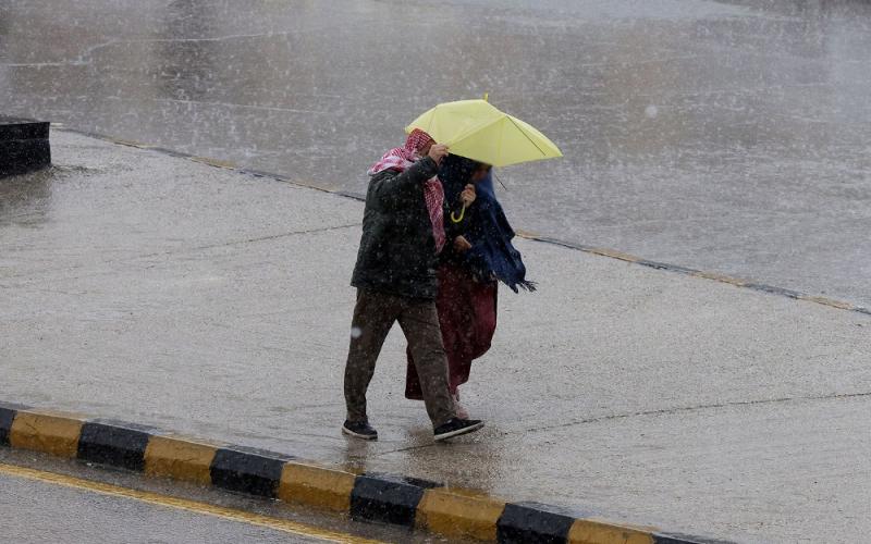 زخات رعدية وعدم استقرار جوي مساء الاثنين والأرصاد تحذر  ..  تفاصيل 