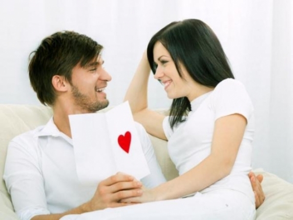 كيف تتأكدين من حب خطيبك لك ؟