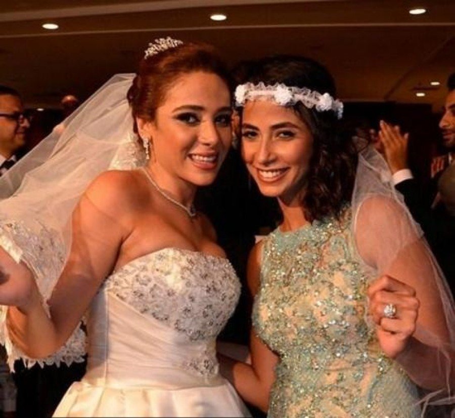 معلومات صادمة لا تعرفها عن «كوكي» شقيقة روبي  ..  شاهد