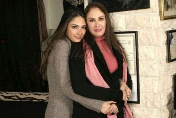 بعد فيفي عبده ..  شيرين تكشف عن عمرها الحقيقي!