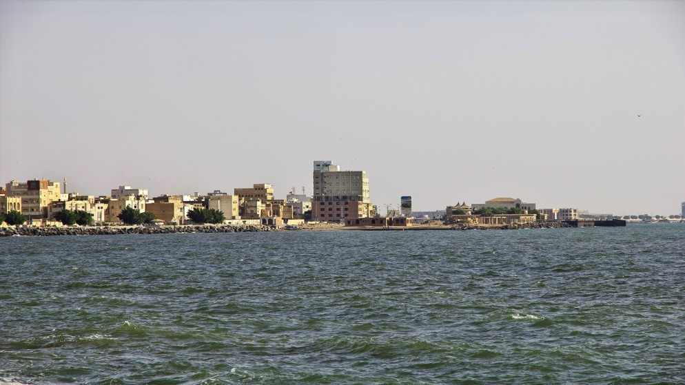 الحوثيون يعلنون التقدم نحو باب المندب والسيطرة على جزيرة بالبحر الأحمر