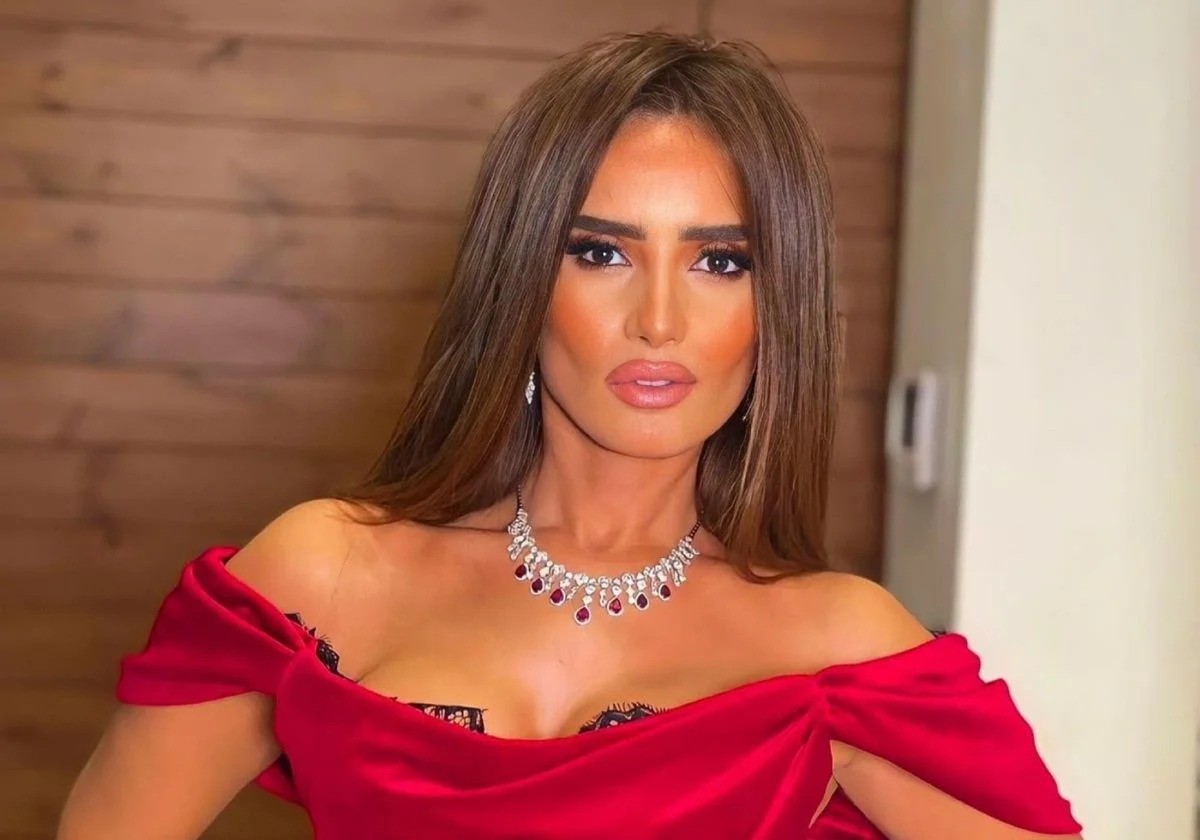 زينة تخسر قضيتها ضد رجل أعمال هاجم كلبه نجليها