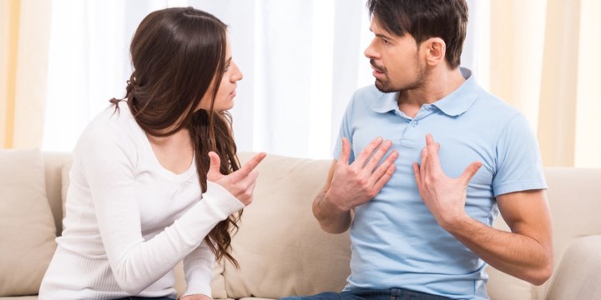 زوجتي لا تحب عملي مع أنه غير مخالف للشرع