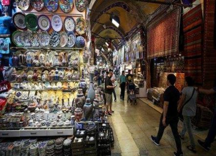 بالصور ..  تعرف على السوق المسقوف في إسطنبول ..  محال وأزقة عمرها 557 عامًا