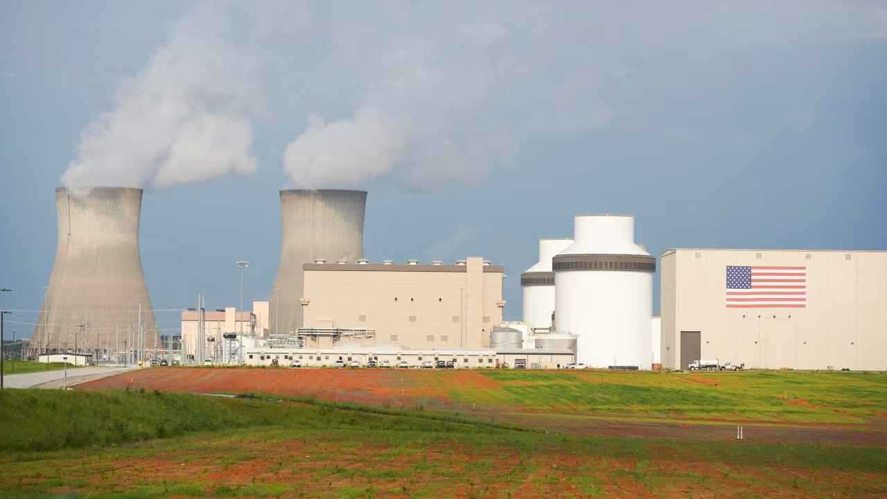  طموح ترامب النووي يعيد رسم مستقبل الصناعة الأمريكية 