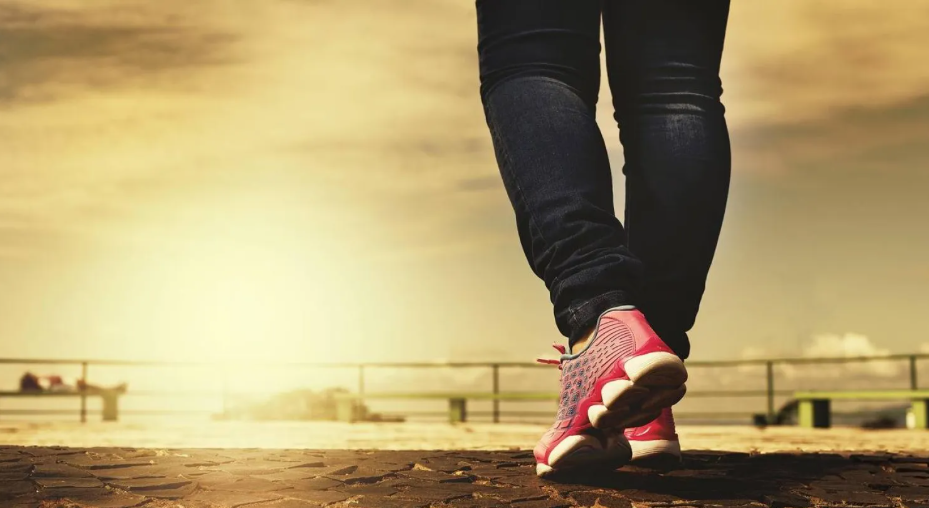 تأثير المشي قبل الإفطار على جسم الإنسان