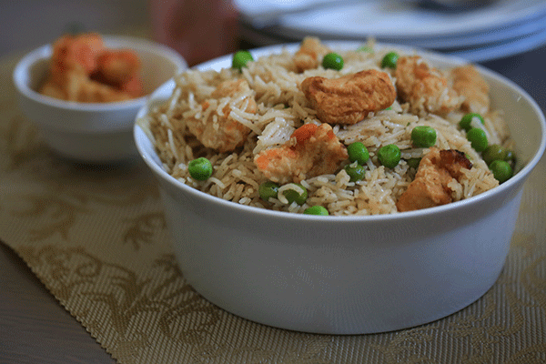الأرز مع الدجاج المقلي