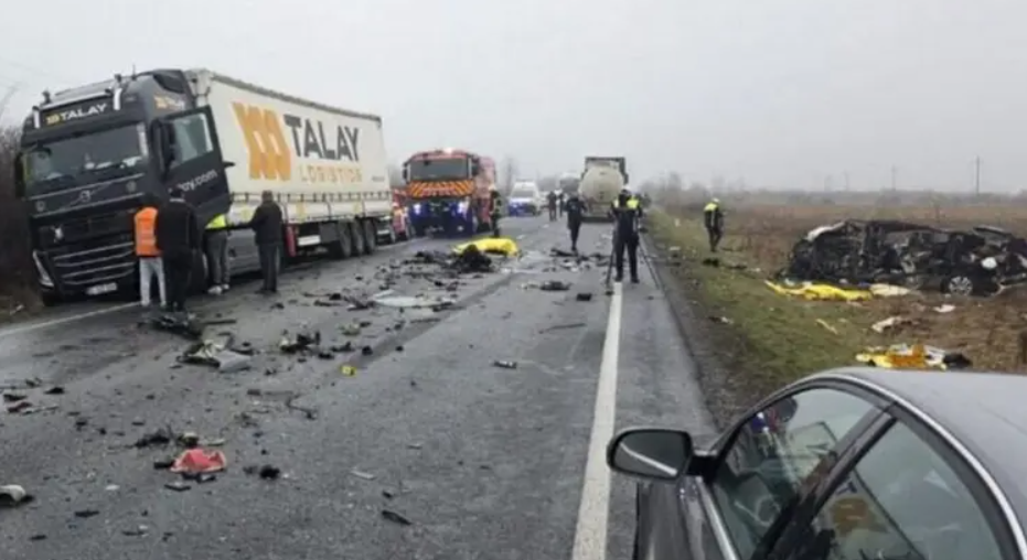 مصرع 7 من مشجعي باوك في حادث سير قبل مباراة بالدوري الأوروبي