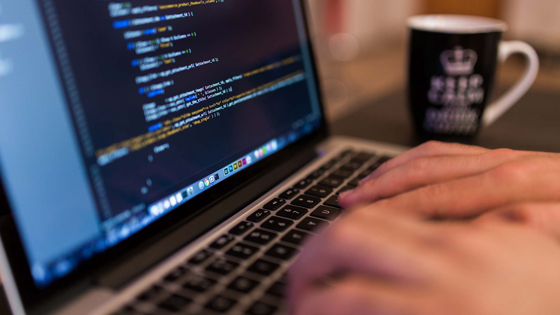 مطلوب وبشكل عاجل Web developer بخبرة من 3-10 سنوات للعمل في الخليج العربي