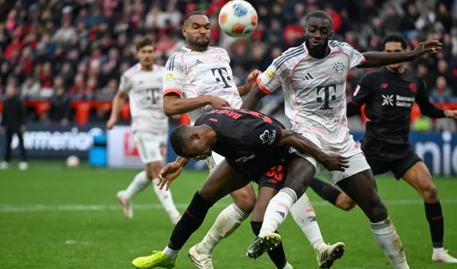 بتسعة لاعبين ..  بايرن يحقق نقطة ثمينة أمام ليفركوزن