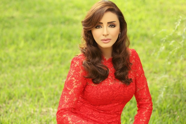 بالصور  ..   تكشف تفاصيل مرض إبن أنغام من طليقها الكويتي