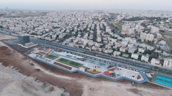 إنشاء جسر مشاة أمام حديقة النشامى في عمّان