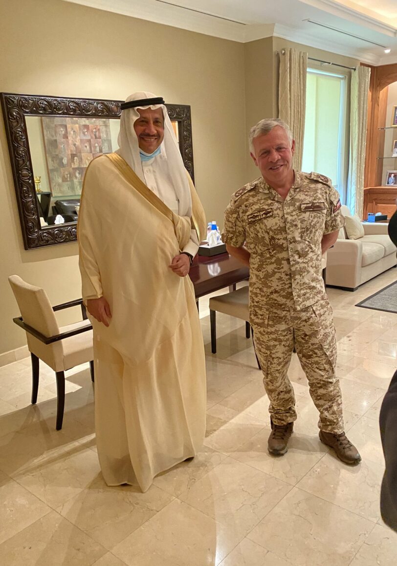 الملك يلتقي السفير السعودي في عمان