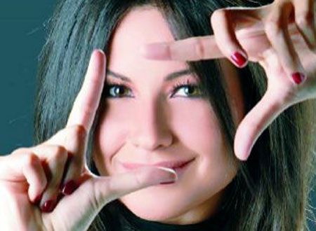 ريا أبي راشد تلعب الكرة باحتراف ..  شاهد