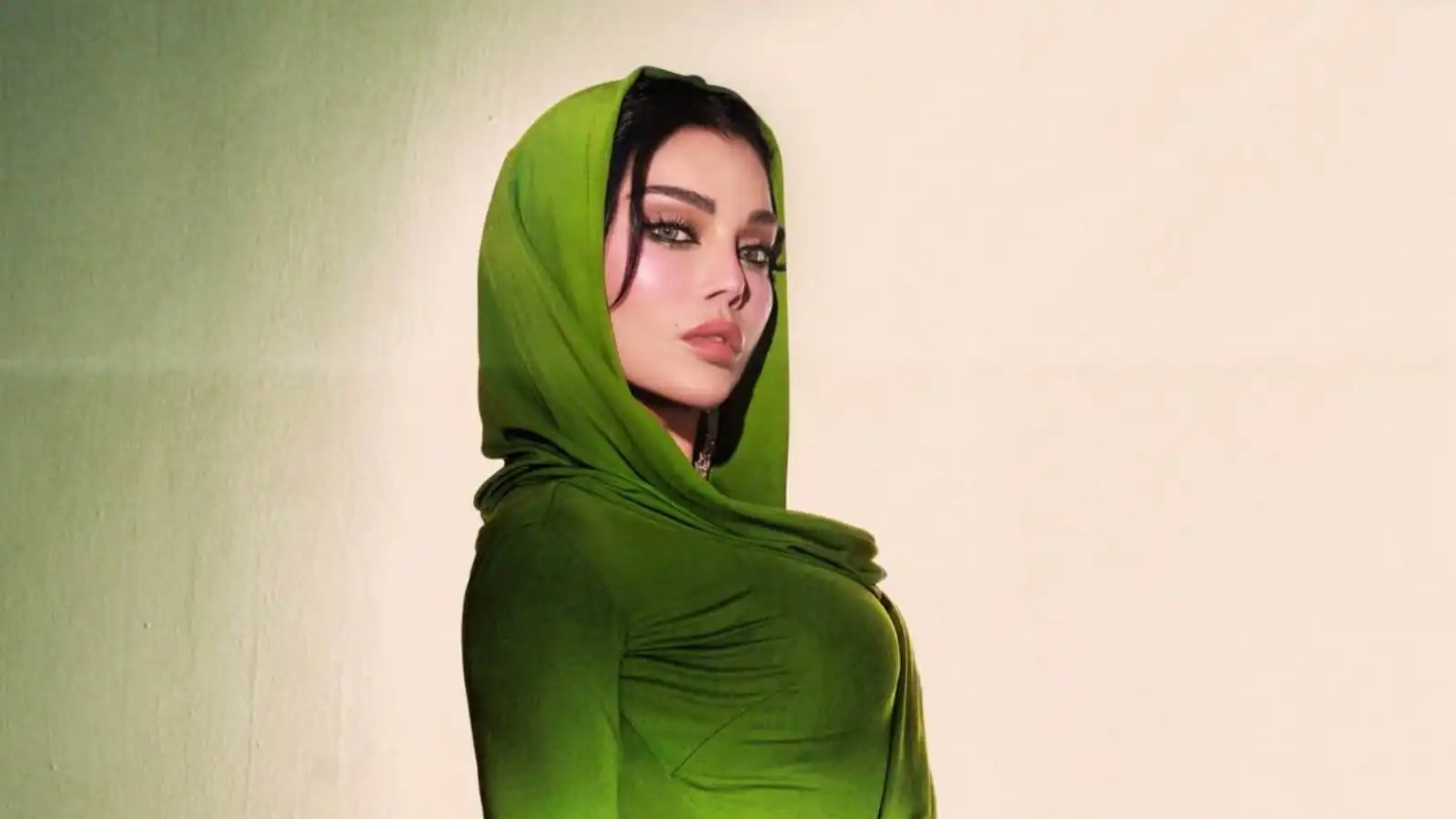 انتهاء الخلاف مع النقابة ..  هيفاء وهبي تعود للمسرح المصري 