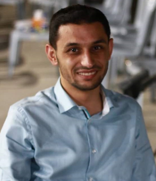 الدكتور عماد عبابنة مبارك التخرج