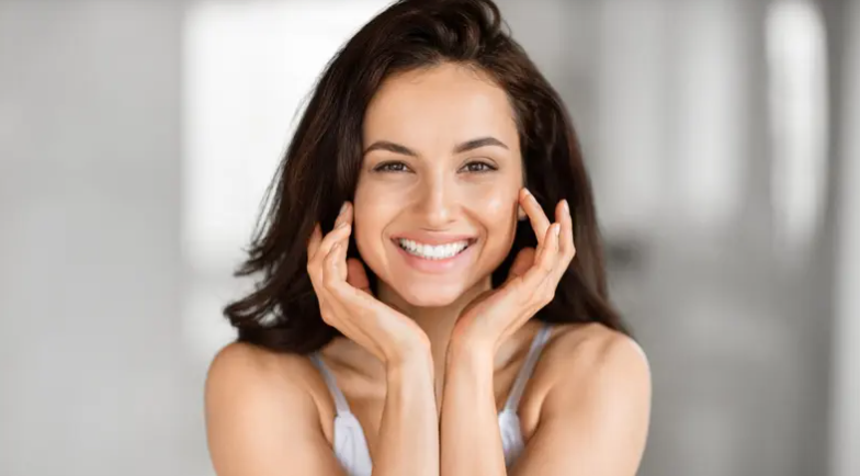 5 أشياء يومية تسبب اصفرار الأسنان ..  كيف تتعامل معها؟